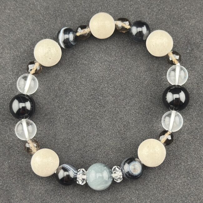 Bracelet 114